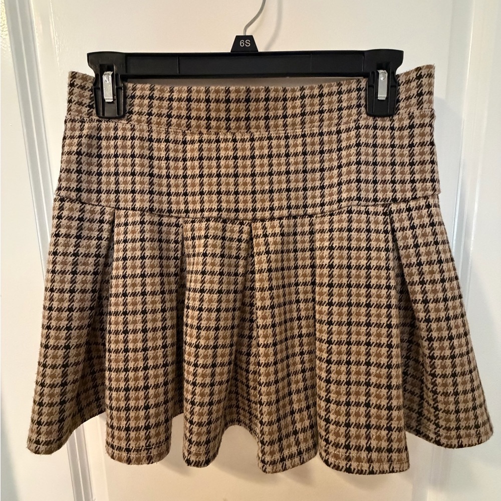 American Eagle Women’s Pleated Brown and Beige Plaid Skort Size S